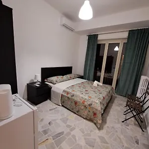 https://goffredo-mameli-house.barihotels.org